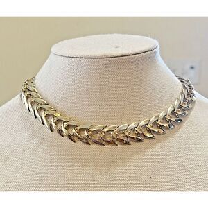 VTG Gold Tone Metal V-Link Choker Necklace